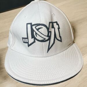 LOST Vintage White Fitted Baseball Cap Hat Sz 7 1/8 Preowned‎